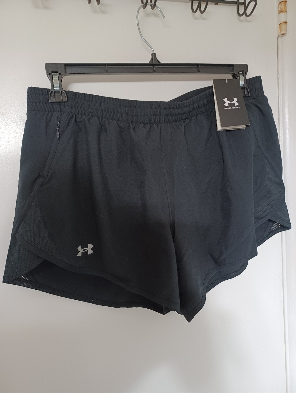 Under Armour Black Women's 2-in-1 Athletic Shorts L